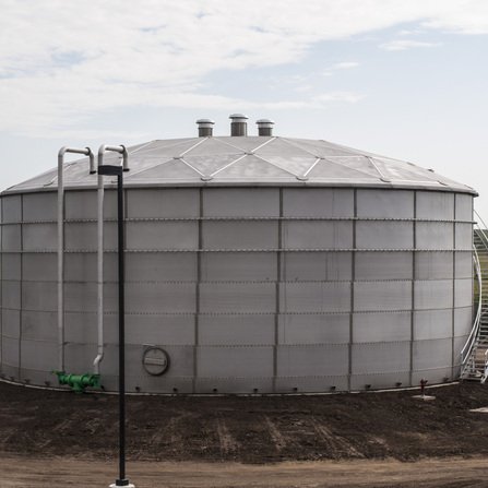 Elevated wastewater tank with spiral stairs